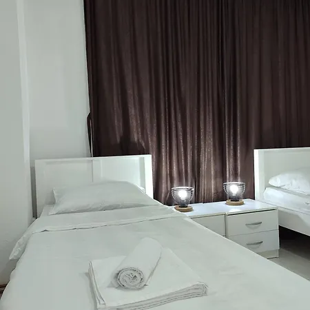 Apartment S&s *